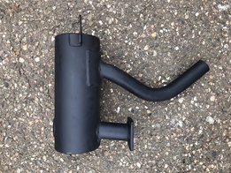 Uitlaatdemper voor o.a. Daedong 4 cilinder dieselmotoren